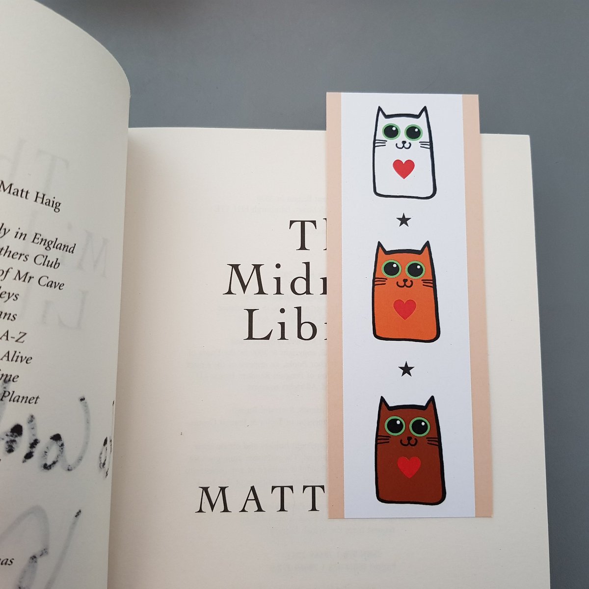 cozzacreations's tweet photo. Evening #handmadehour 😊 looking for a cute bookmark? I have a few designs in my shop:  https://t.co/gaZT5wfypc 💓 https://t.co/hwTETaOz9B