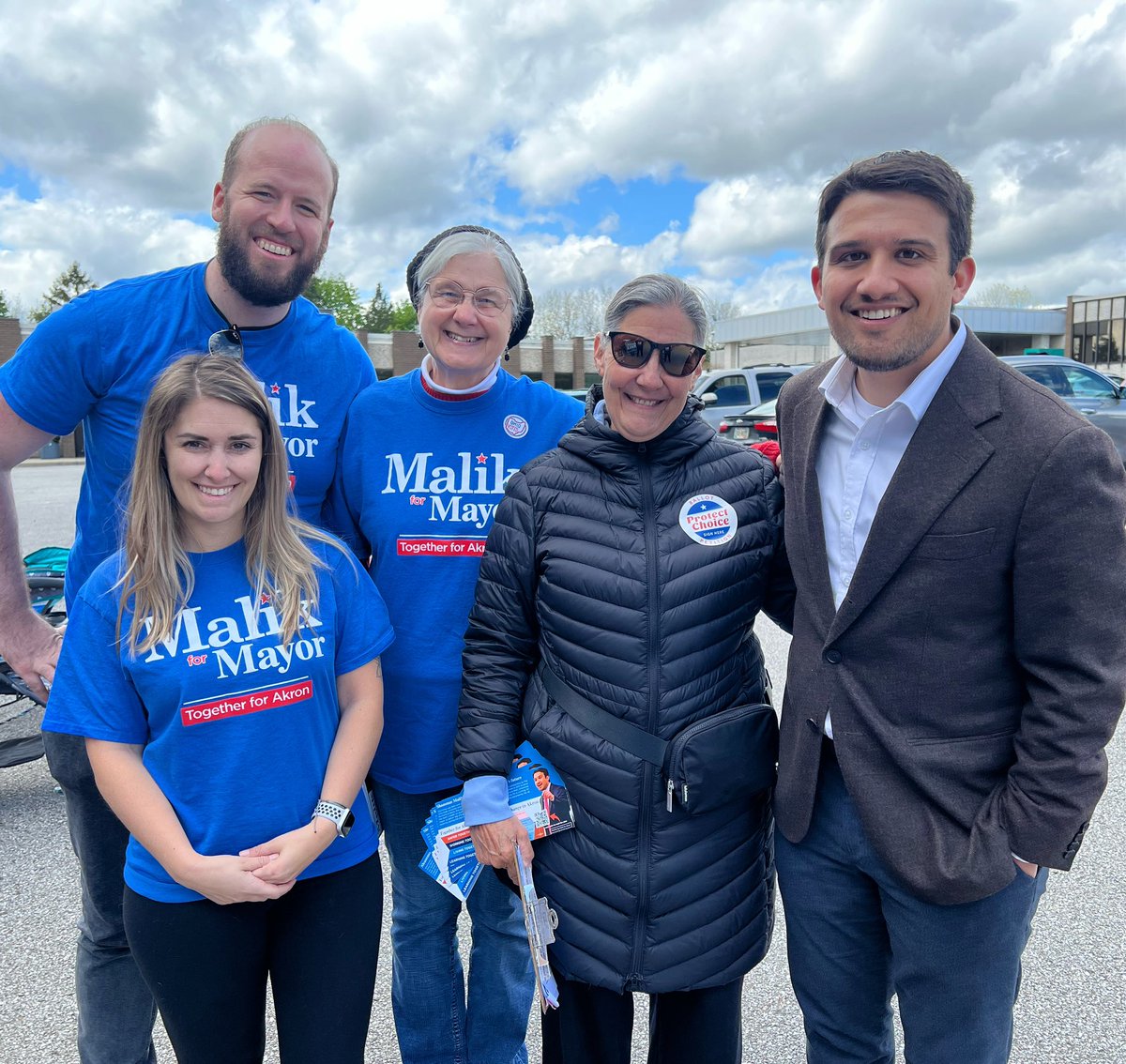 shammasmalik's tweet photo. A beautiful Sunday down at the Board of Elections. #MalikForMayor #TogetherForAkron #Akron https://t.co/Gal2EBjhfU
