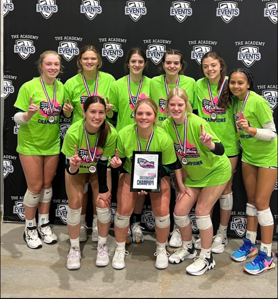 LBpineapple's tweet image. Congrats Pineapple 16 Green and coach @PTolin15 . @TheAcademyVB Naptown 16U Club Champs.