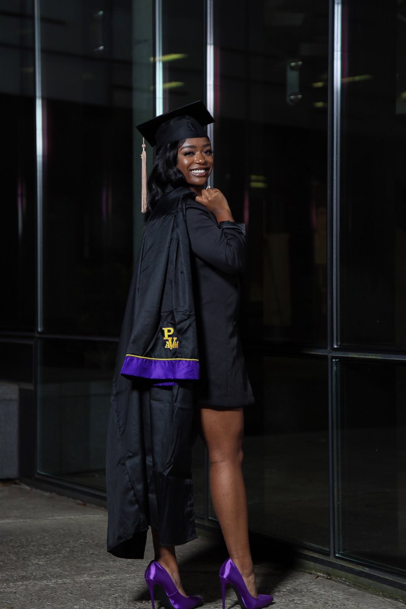 keondraaaaaa_'s tweet photo. “You went to PV ?” …Graduated !!!

May 13, 2023 
B.B.A in Accounting 

Thank you PVAMU, for all the memories 💜💛

#pvamu23 #pvamu #graduation #gradszn #accounting #hbcugrad #pvgradswag https://t.co/jljRhHwUs4
