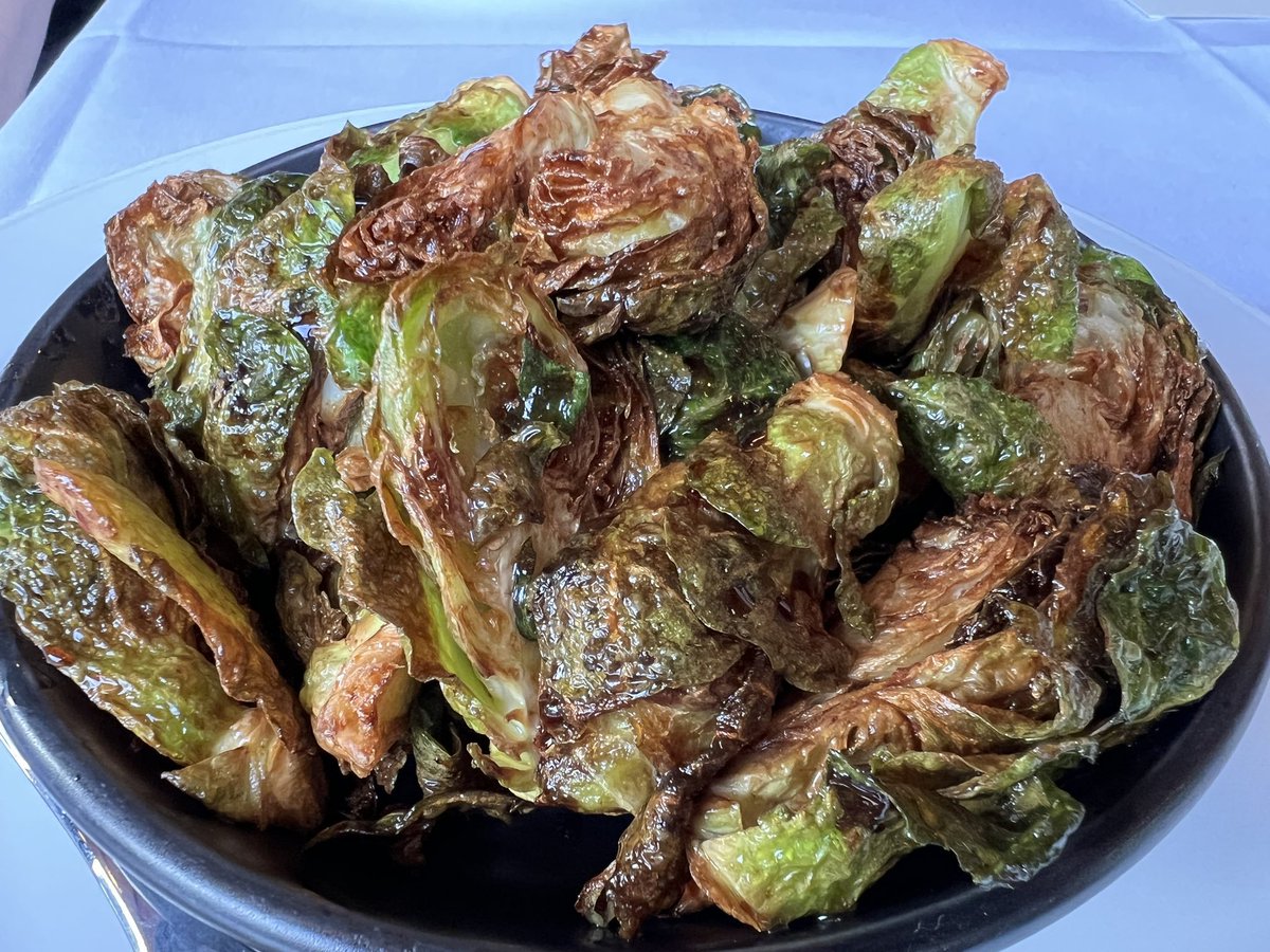 NotTinaKotex's tweet photo. Wouldn't you rather be eating this than a fatty, climate-killing hunk of meat? #JustStopMeat https://t.co/vCBoKx5gjE