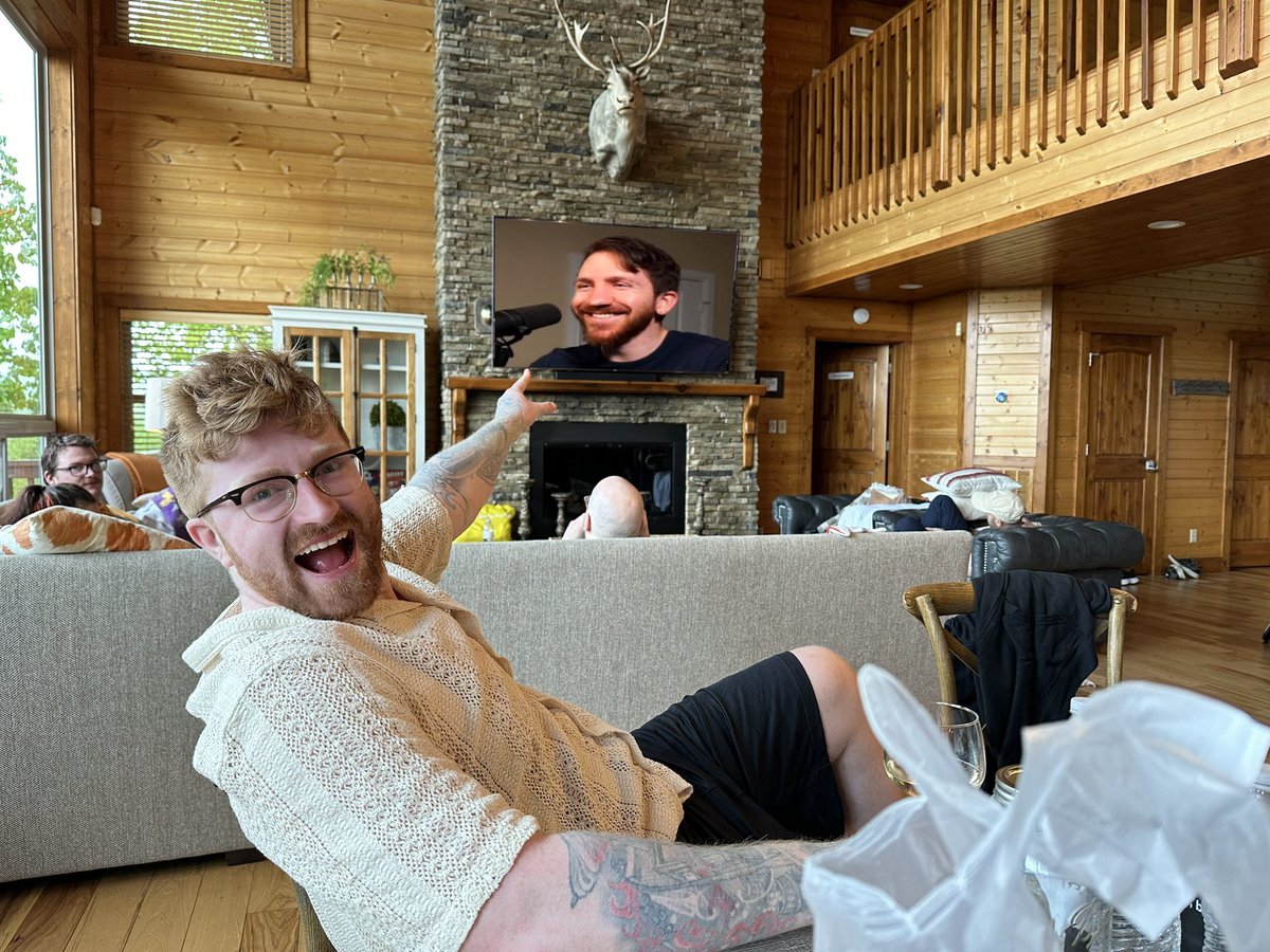 B0aty tweet media