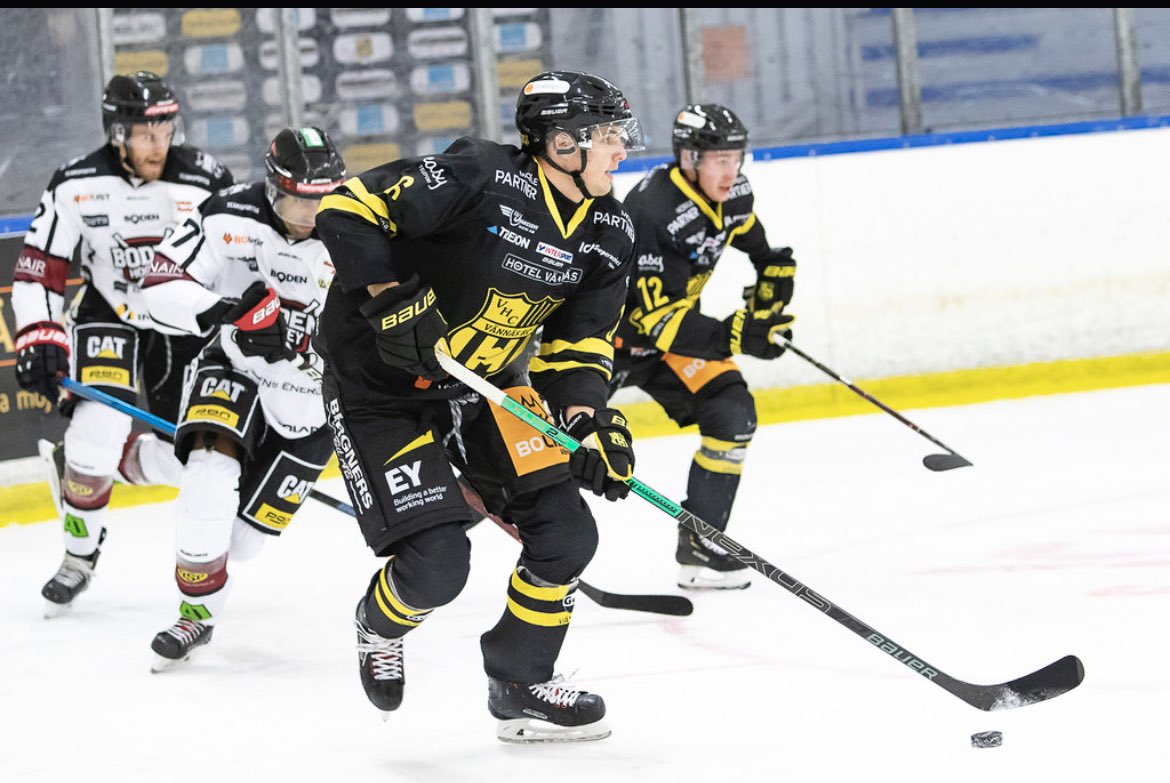 2018-10-07. Vännäs HC möter Boden. På isen, inlånad från Björklöven är Hardy Häman Aktell. Resten är historia. Grattis till NHL-kontraktet 💪🏻