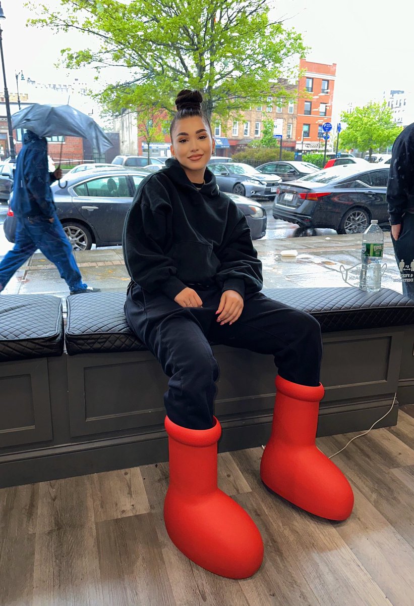 IAmENISA's tweet photo. Kept it causal today, y’all like the look?❤️ https://t.co/XOMWThwTSZ