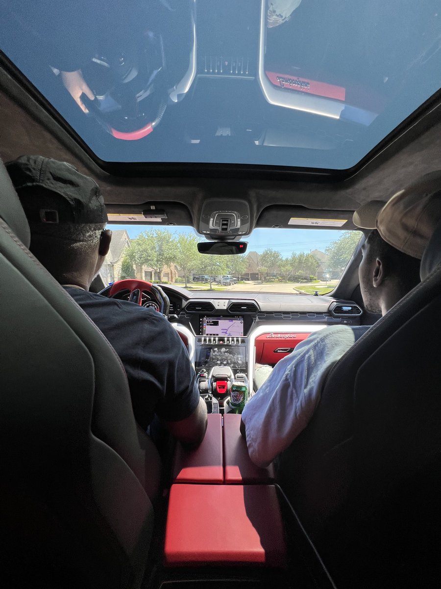 kellyohgee's tweet photo. You can really go from rock bottom to millionaire in a year. 

I did it.

Went from having nothing to buying my mom her dream house &amp; my dad his dream car 🥹

Don’t let anyone tell you differently. When you have that delusional confidence in yourself, it’s for a reason. https://t.co/jzJAiB19Lt