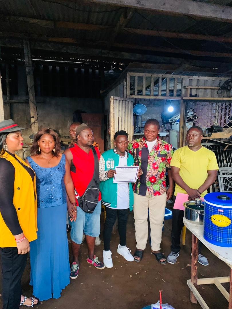 PecoVybe's tweet photo. It wasn't an easy journey but I thank God for everything 🙏
#MyHandwork
#WeldingCertificate 
New song out now 👇👇👇
https://t.co/LbtcQeqySg https://t.co/YzL9Wo9zvx