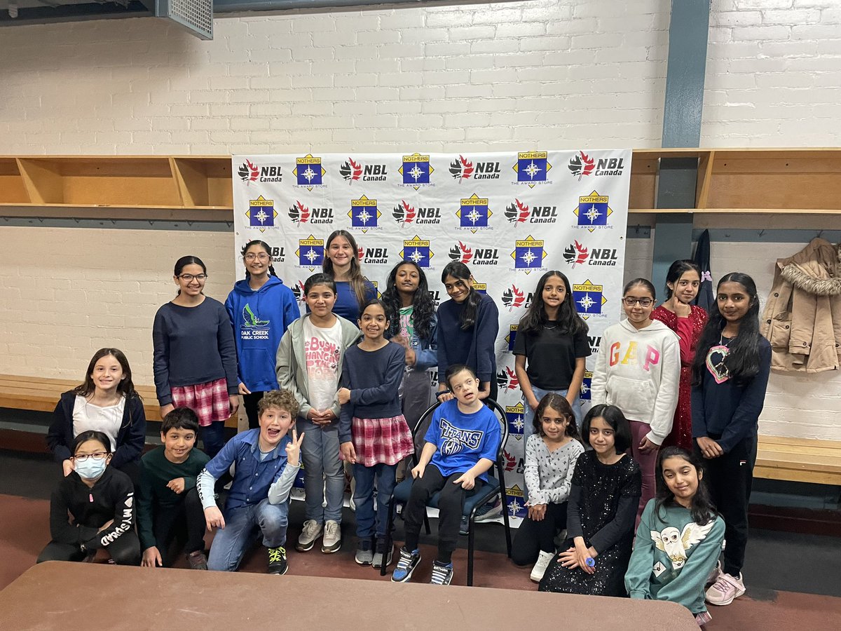 Proud of our @oakwrdsb J/I choir for singing O Canada at the @kw_titans game! #OCproud #OwlCommunity #KWtitans #KWawesome