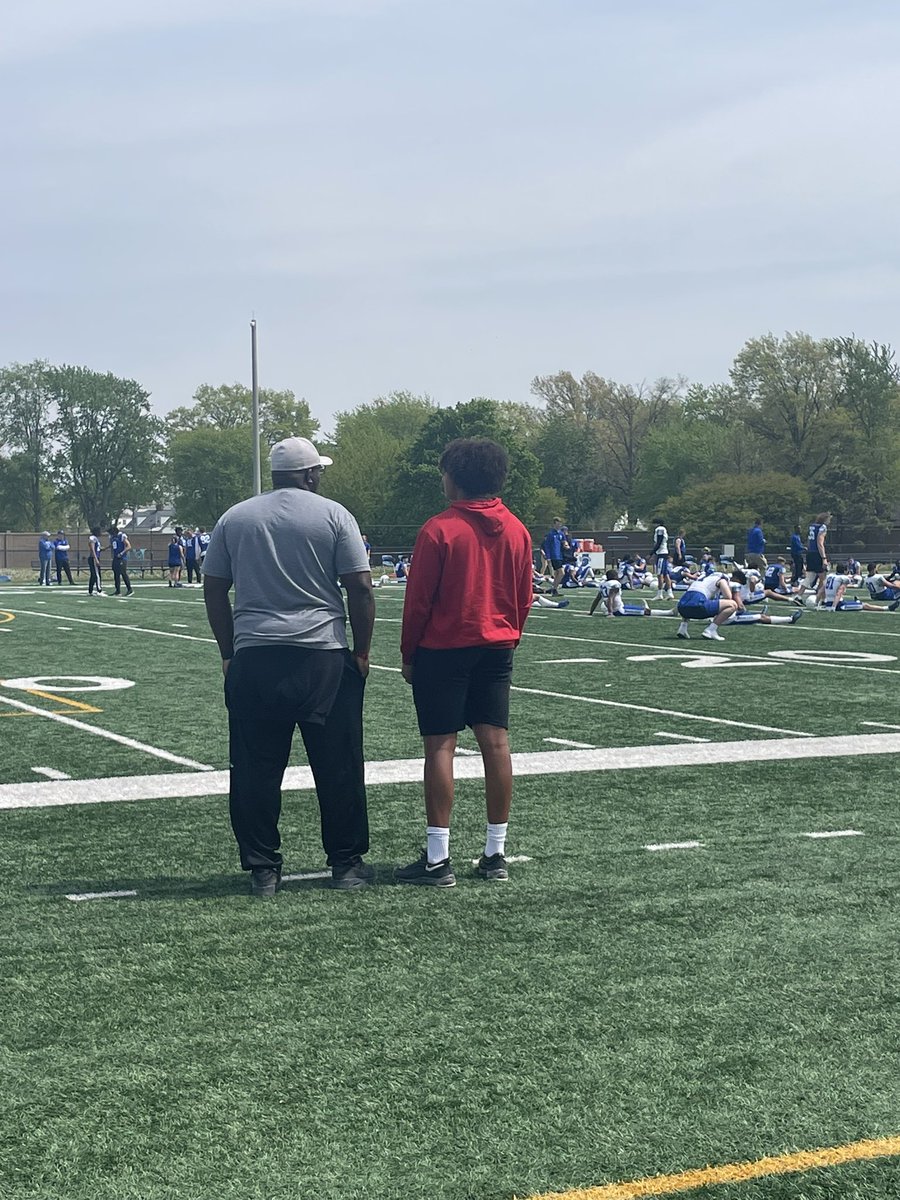 Great time <a href="/IndStFB/">Indiana State Football</a> spring game, excited to be back on campus!
<a href="/Coach_Perkins/">Matt Perkins</a> <a href="/CoachEthanSmith/">Ethan Smith</a> <a href="/Mizzou_alumni97/">Donnell Jones</a> @ISUCoachWilson
