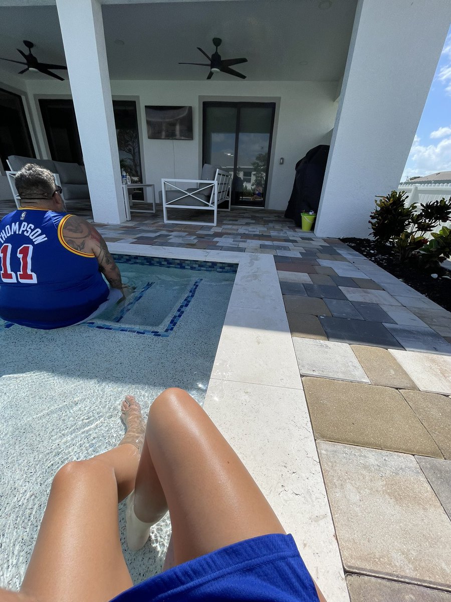 redhotJpeppa's tweet photo. #Game7 #GSWvsSAC sans jetlag go @warriors 💙💛@NBAextra @NBA https://t.co/kHxegcGU7s
