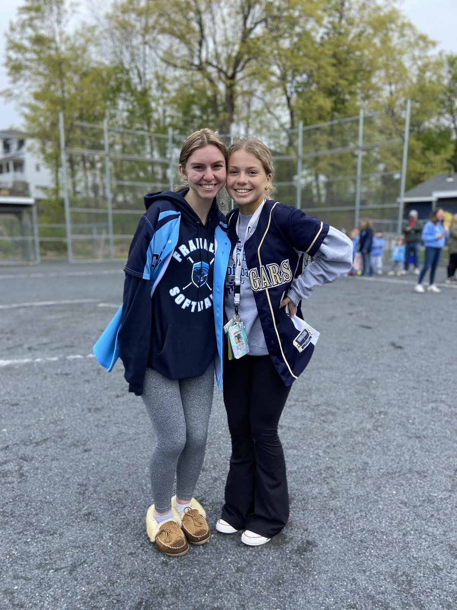 fgsafastpitch's tweet photo. Opening Day would not have been possible without the help of our incredible volunteers!

Thank you FHS JV Softball; Tri County HS Ava C; Sammy B; Griffin Tolonen; Ava F, Josie D, Katy L and Avery C from FHS Varsity.

We’d also like to thank the Board and Steve Florest! 💙🥎💙🥎 https://t.co/h7A7tzzxpX