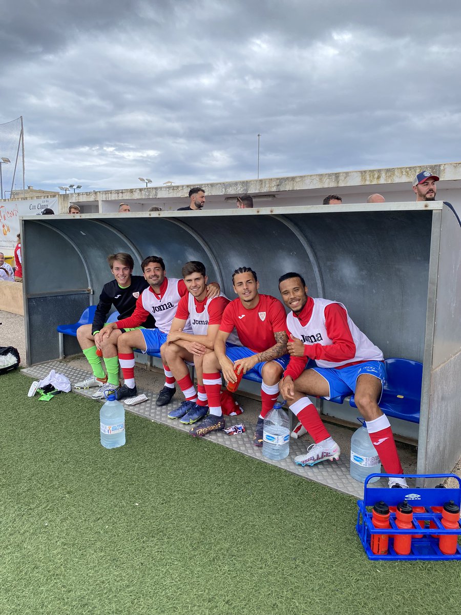 CE_Santanyi's tweet photo. ✔️ Victòria per 1-0 a l’anada de la 1a eliminatòria del Playoff amb gol de @Xescnb16 

🙌🏼 Diumenge que ve defensarem el resultat a Manacor

🔥 De 10 l’afició en el dia d’avui animant en tot moment

💪🏼 Vos necessitam diumenge a Manacor, afició!!!

AMUNT SANTANYÍ!

🔴⚪️🔴⚪️ https://t.co/8JTttErtjT