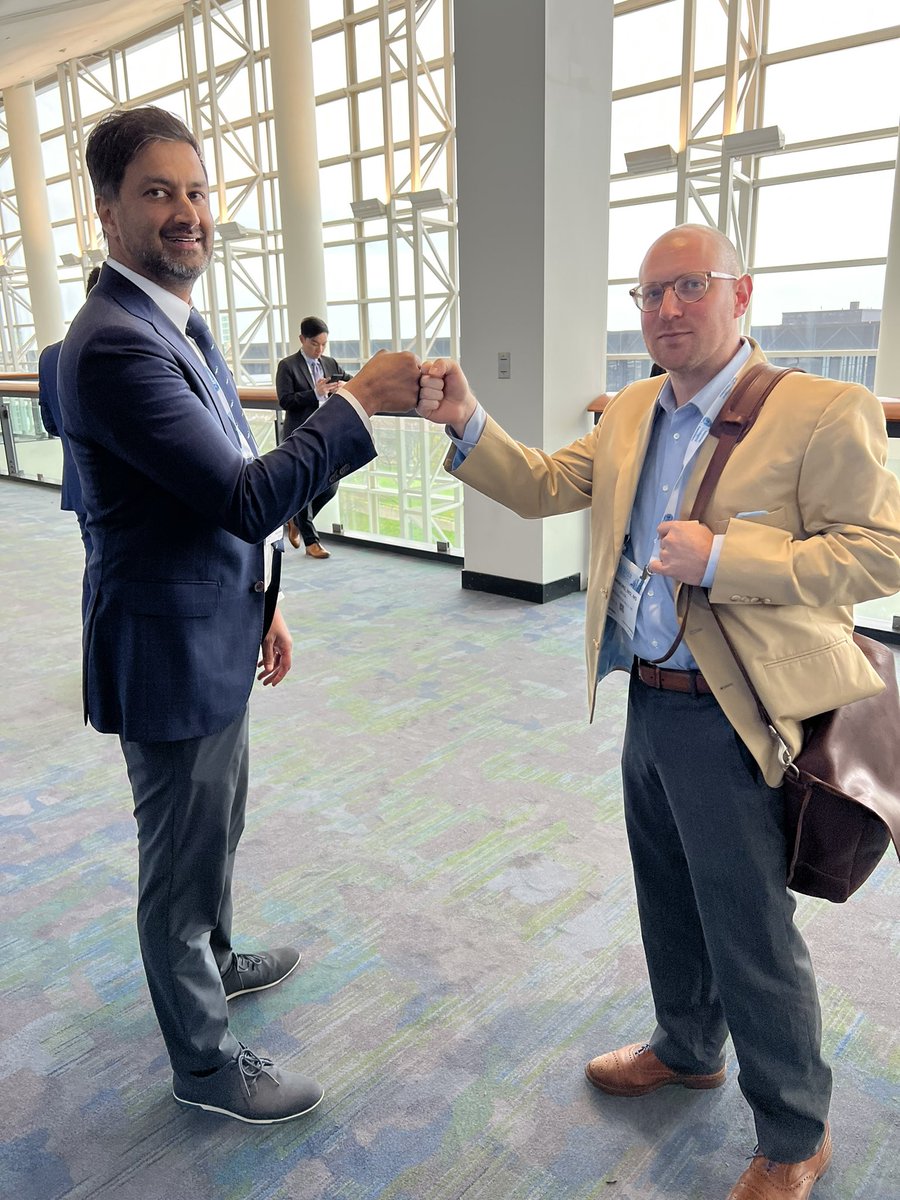 An AUA first? A urologist from the audience presented the slides for a poster that was not hung and walked the crowd through his interpretation of the findings he was seeing for the first time because of the crowd’s interest in the topic. <a href="/KBGinsburg/">Kevin Ginsburg</a> <a href="/gupta_go/">Gopal Gupta</a>