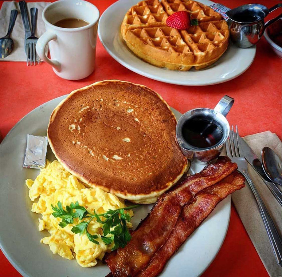 KapiResidences's tweet photo. Step back in time and indulge in the retro charm and delicious eats of Swingers Diner in Hollywood! 😍And the best part? It's just a quick drive away from your cozy and fully furnished Kapi Residences apartments in Hollywood!
#kapiresidences #kapiliving #kapilife #californialife https://t.co/0ThhY54YB2