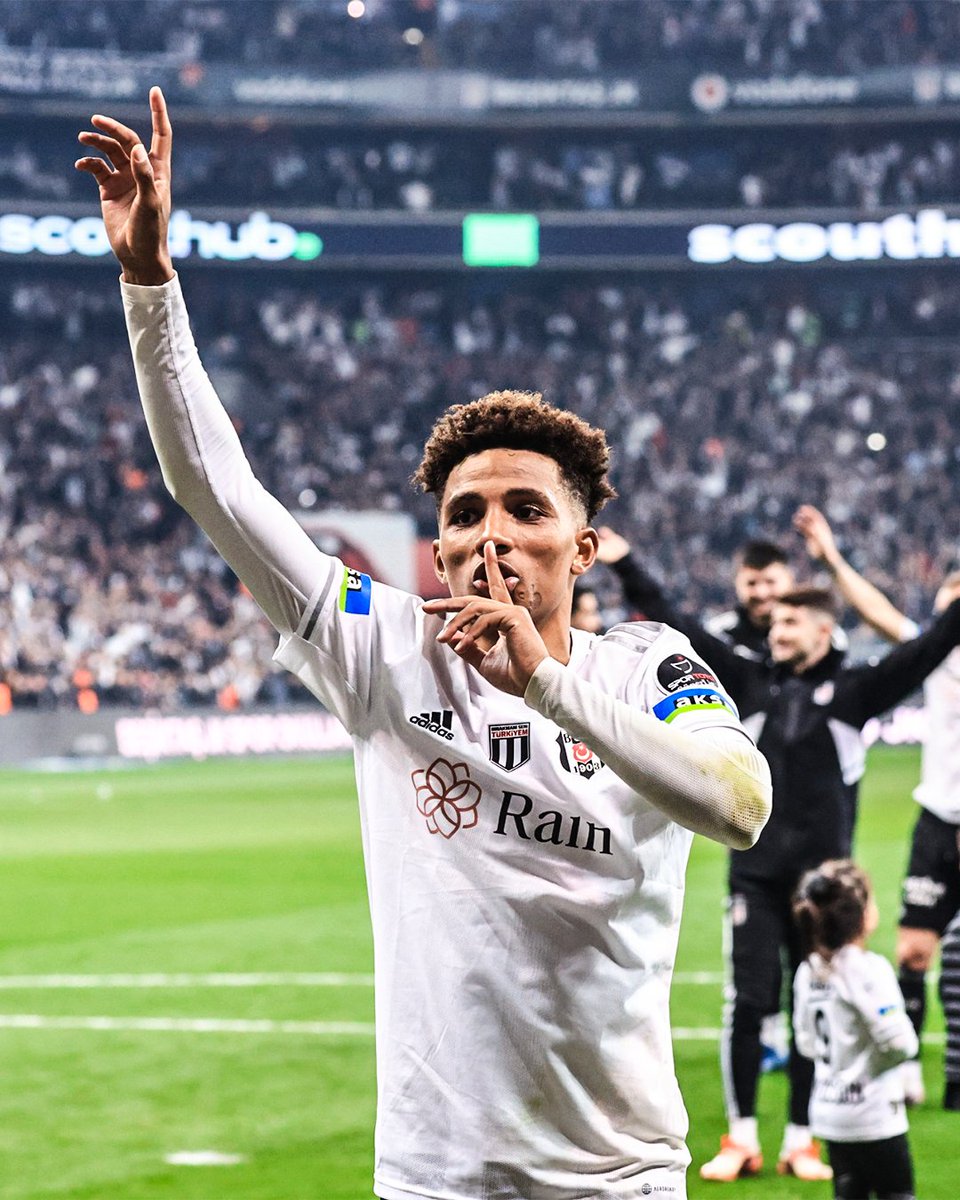 Our home, our rules 🤫

Bizim evimiz, bizim kurallarımız 🤫