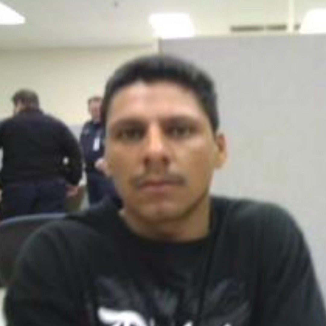 AliBradleyTV's tweet photo. TX: $80,000 reward being offered for information that leads to the arrest of Francisco Oropesa— The suspect in the brutal murder of 5 people, including an 8-year-old boy, in Cleveland, Texas.

There are currently more than 250 law enforcement officers searching for him.

“FBI Houston and other local, state, & federal agencies will not stop assisting SJSO until he is captured and justice is brought on behalf of the 5 victims.”

@FBIHouston warn the public not to approach Oropesa as he is considered armed and dangerous. 

If you have information, call the San Jacinto County Sheriff's Office at 936-653-4367.

📸 via San Jacinto County Sheriff's Office

#ClevelandTXShooting