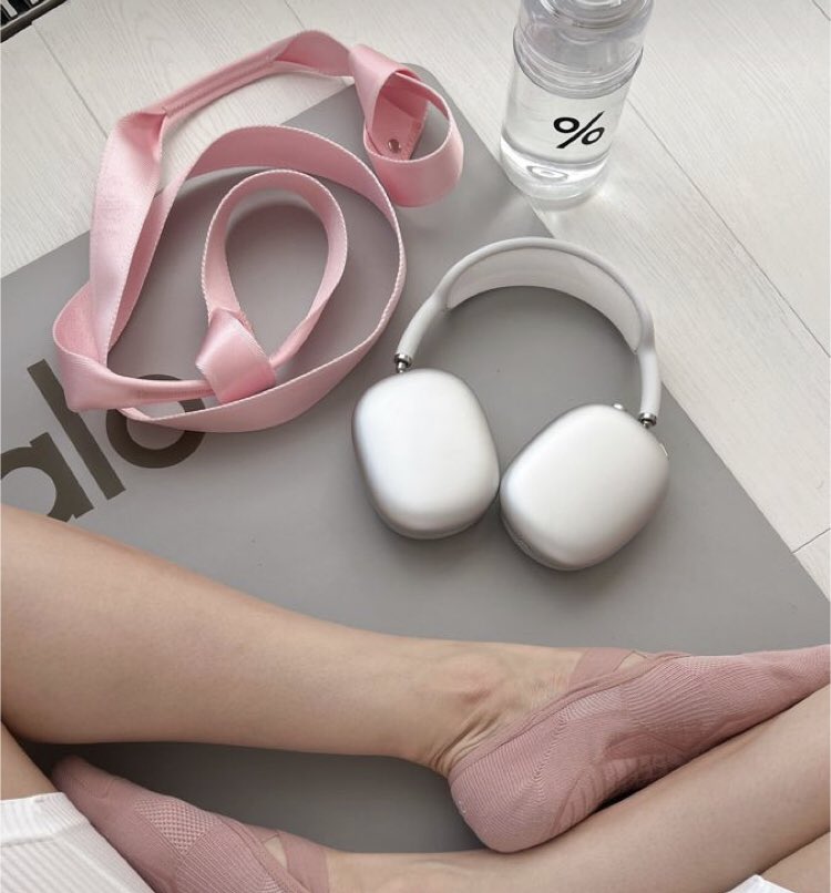 diorclouds111's tweet photo. my new exercise plan that incorporates ballet <3 https://t.co/pGL4L0MmLP