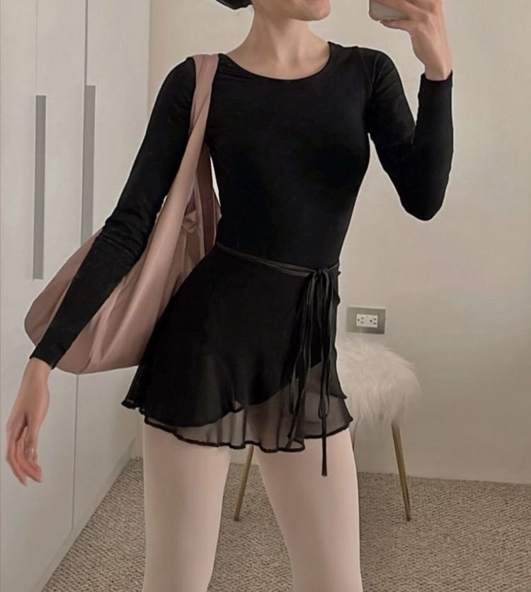 diorclouds111's tweet photo. my new exercise plan that incorporates ballet <3 https://t.co/pGL4L0MmLP