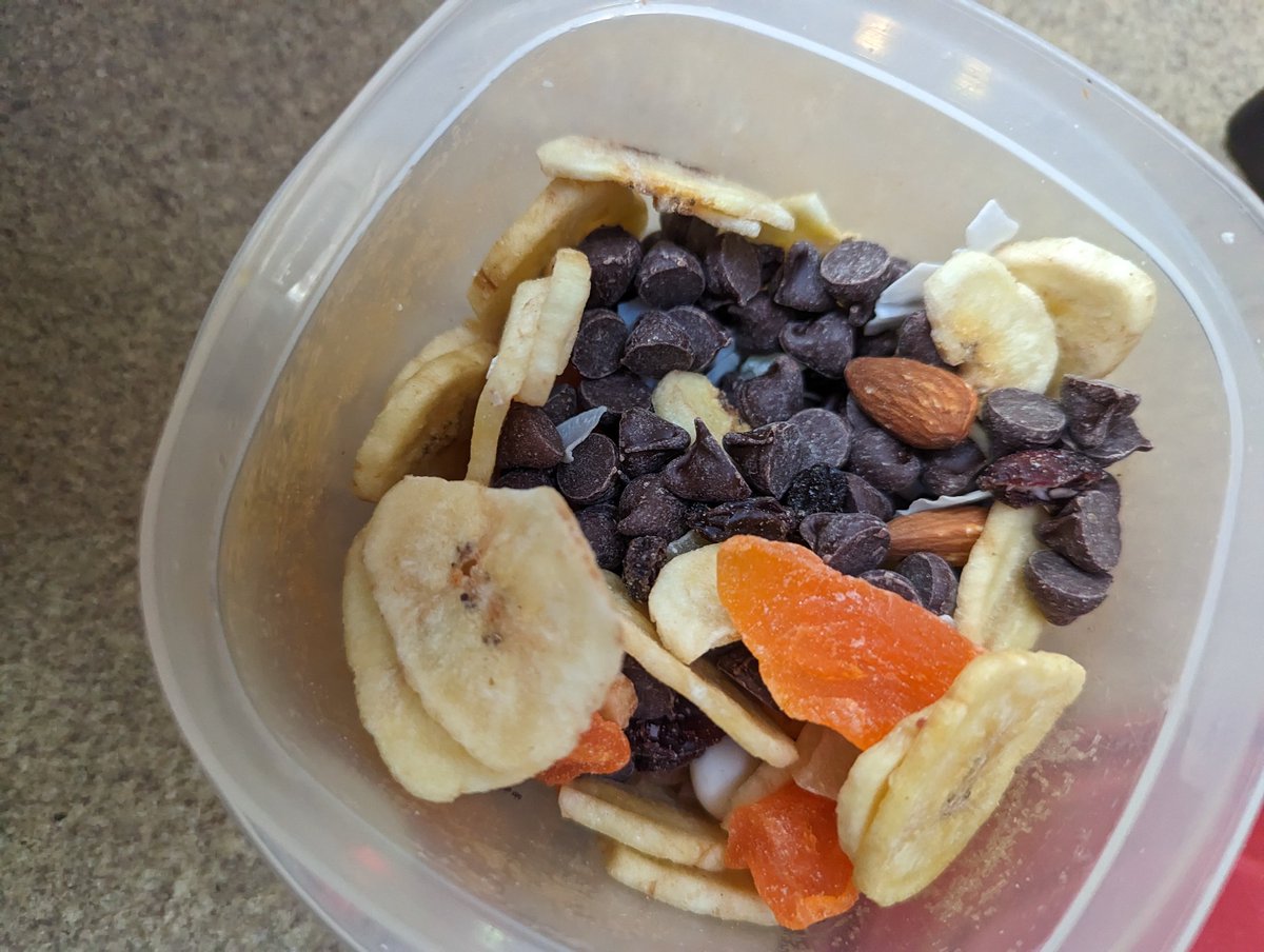 MissMascarello's tweet photo. When you're trying to eat healthy but your husband notices you mostly just eat the chocolate chips out of your trail mix anyway...so he loads it up with extra chocolate chips... That's #truelove https://t.co/RTa6wZp1hd