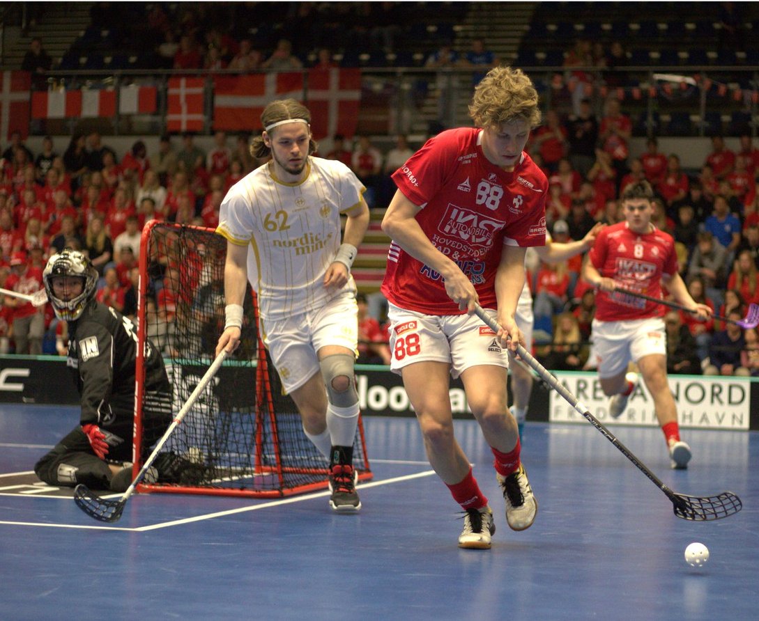 Denmark has set a world spectator record at the Men’s U19 Worlds in Frederikshavn, Denmark. 16 teams from all over the world and visiting spectators contributed to international atmosphere in the city &amp; at the host venue, Arena Nord. #floorball  #u19wfc #SportEventDK Photo: IFF