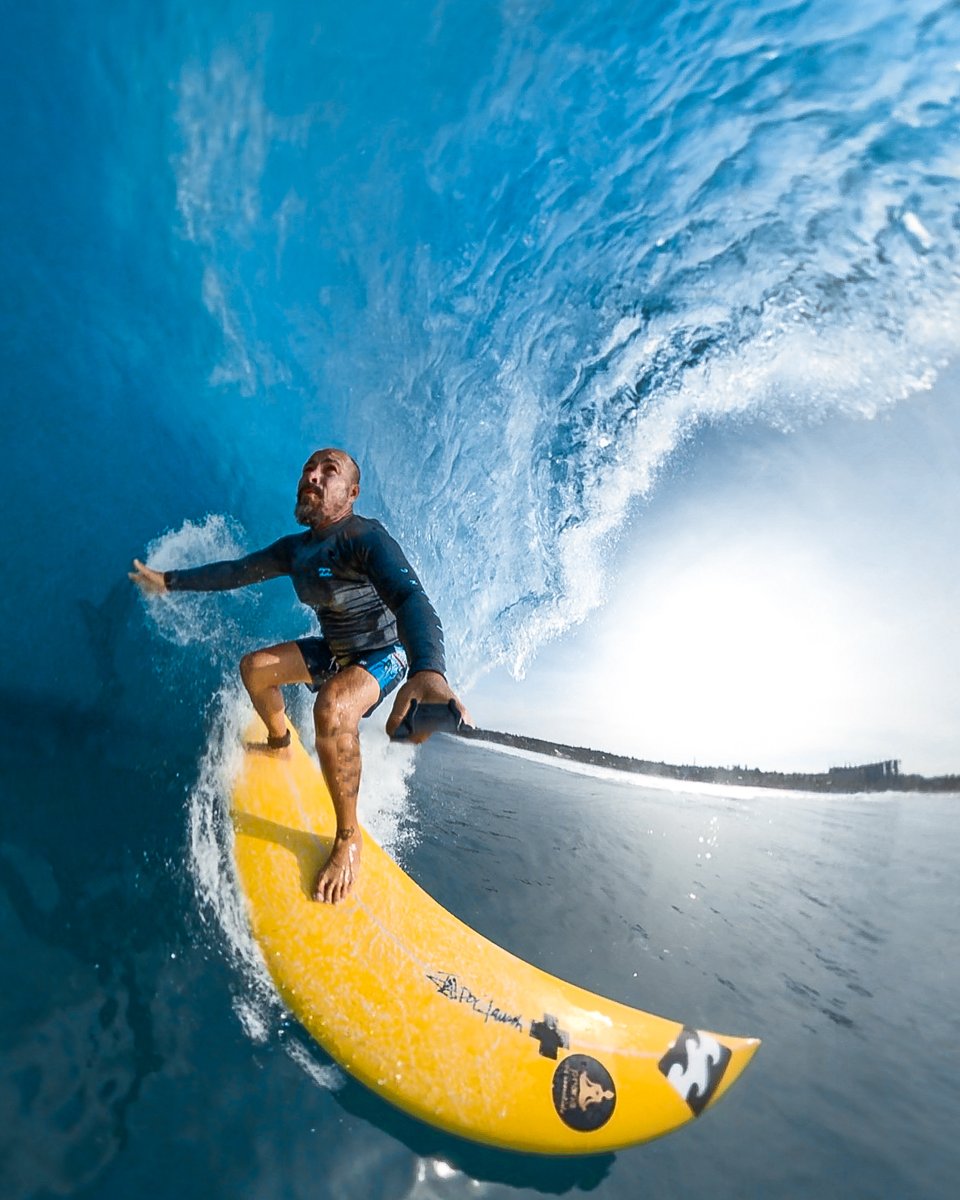 GoPro's tweet photo. Photo of the Day: Eyes on the prize 🌊 Snapped by Puerto Escondido legend Coco Nogales on his #GoProMAX.

#GoPro #GoProSurf #Surfing #Barrel #PuertoEscondido https://t.co/NhXcdsylta