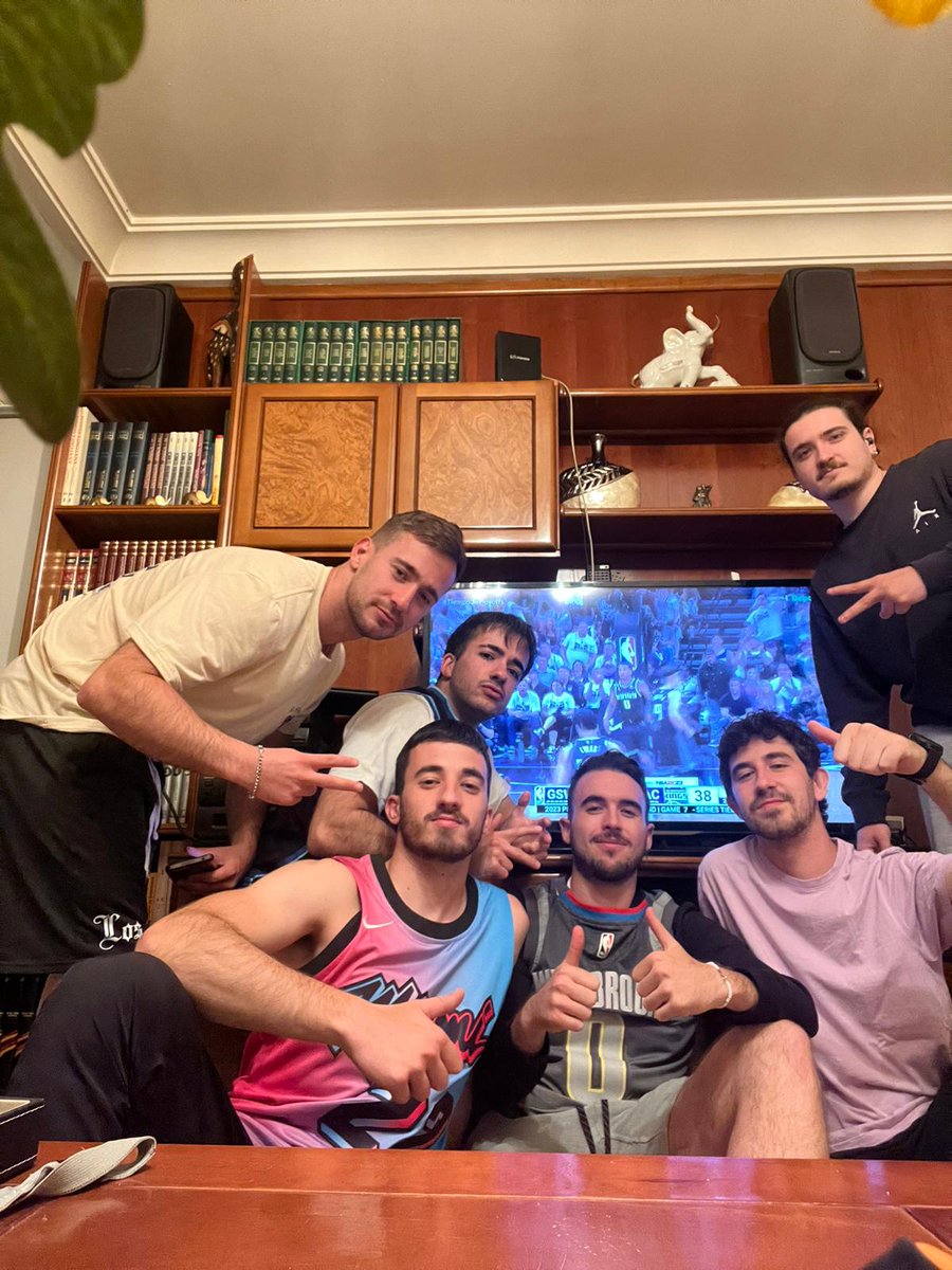 Praax_2000's tweet photo. @MovistarNBA #NBASundays #TiempoDePlayoffs https://t.co/HLd0AuS3sk