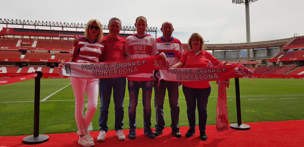 GranadaCFBCN's tweet photo. En el día de hoy hicimos entrega de nuestro IV Premio granadinista "Familia de Barcelona". El premiado este año, alguien con una gran y brillante trayectoria en nuestro club: Don Antonio Puertas! 
Recogió el premio en su lugar @AntonioViola1. Gracias por la acogida! https://t.co/kiBdMVA3S4