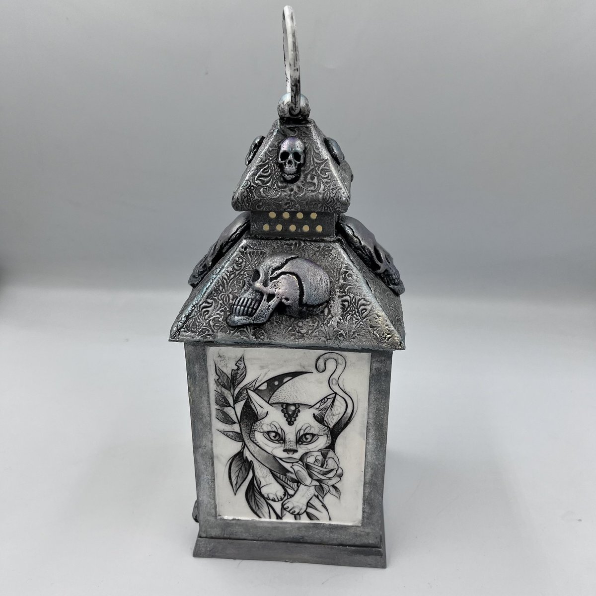 TapsikDesign's tweet image. Let’s make a lantern. With this step by step tutorial. 

youtu.be/H60nuIkRLKw

#gothic #decoupage #handmadegifts