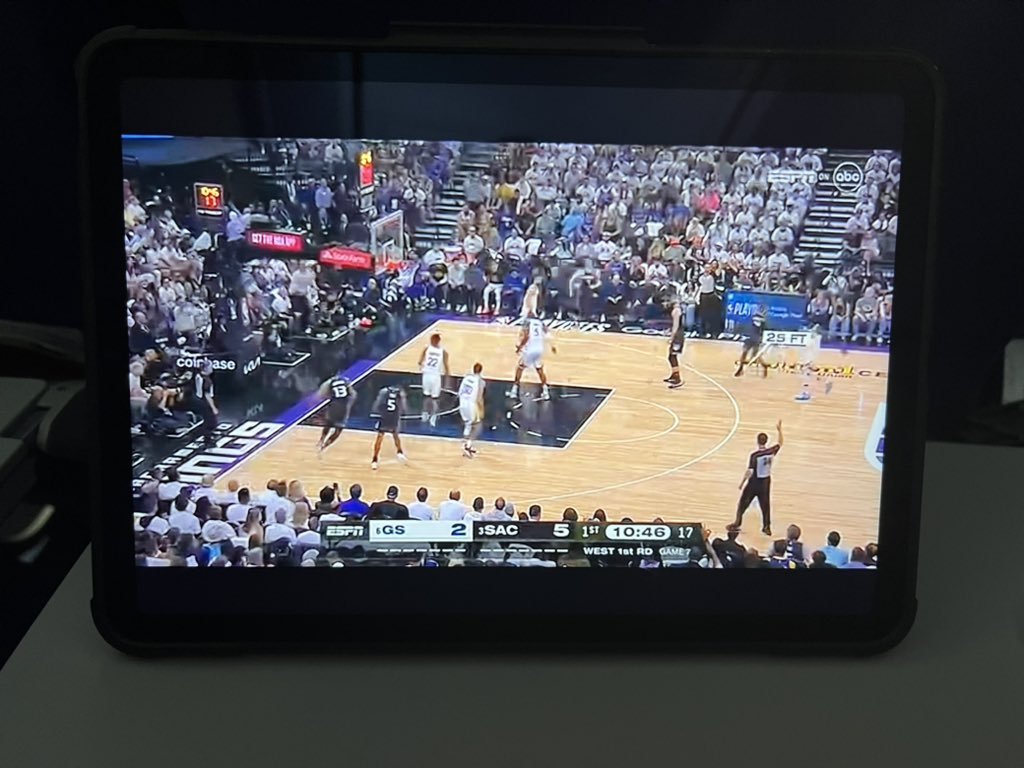 Hopefully when we land the beam is lit!!! Let’s go kings 🏀