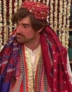 Please follow back ۔
<a href="/stk990/">Esteekay (ایسٹیکے)</a>
ماڈل ٹائون سی رنگے ھاتھوں ڈاکو گرفتار ؟