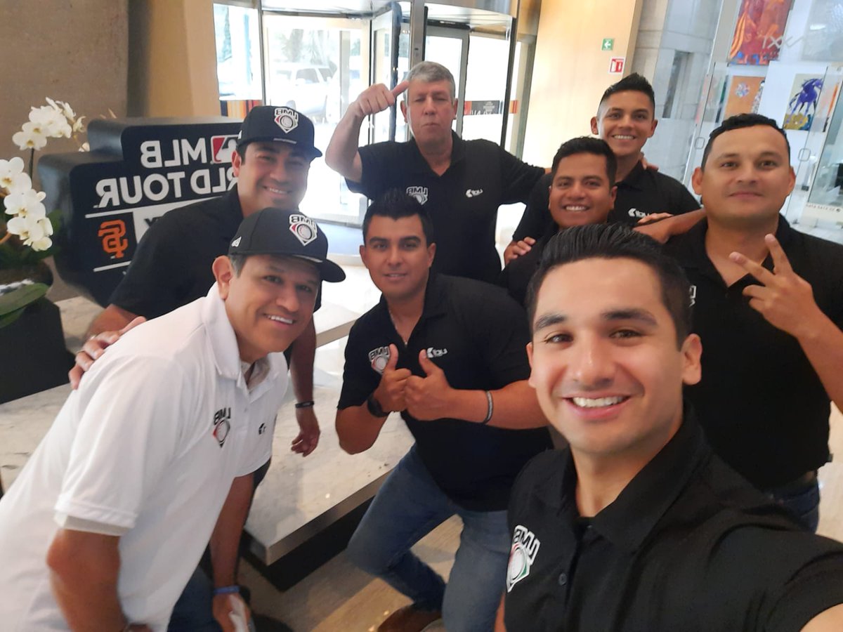 LMBBanorte's tweet photo. ¡Visita de Grandes Ligas! ⚾🤟

Los umpires de MLB Alfonso Márquez y Néstor Ceja convivieron con los umpires encargados del Replay este fin de semana en la Liga Mexicana de Beisbol 😎

El contingente de LMB fue encabezado por Salvador Viera y la cuarteta 6 de umpires ⚾

1/2 🧵 https://t.co/aMkpGfqhZl