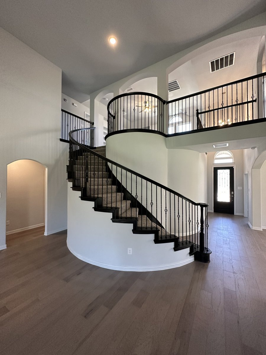 benwegmann's tweet photo. BRAND NEW 6 bedroom home with over 4,000 sqft of living space for $730,000 🤩 https://t.co/G7YomX2wSU