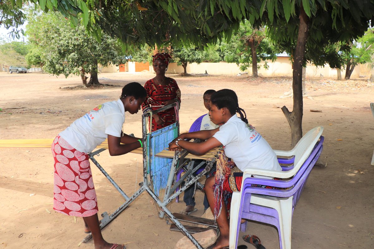 sannibio1's tweet photo. Une femme exerçant un métier générant un revenu est égale à une famille heureuse et épanouie.
Encourageons les dans ce sens pour un monde équilibré et inclusif.
#StrongerTogether
#Femmesautonomes
#Sweddbj
#Unfpa
#BM
#OOAS https://t.co/QOuwxktzVx