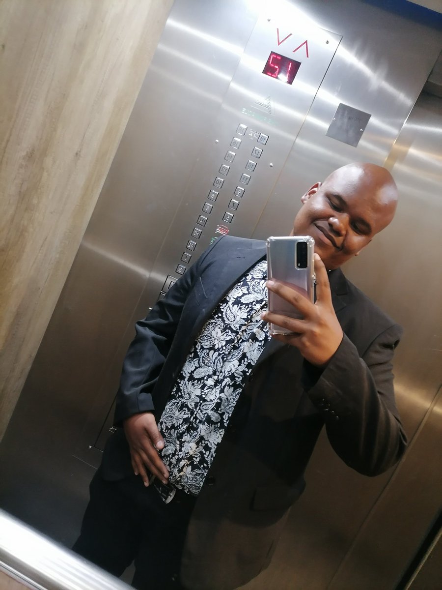 Your Daily Dose Of Mirror Pictures✨.
#instagood #modelsontwitter #ModelsInCapeTown #artistsontwitter #artistsincapetown #actorsonTwitter #actorsincapetown #iAmAble #iAmCourageous #IAmTheeException #instasinger #instamodels #33andmetalentagency #33andmecpt #fashion
