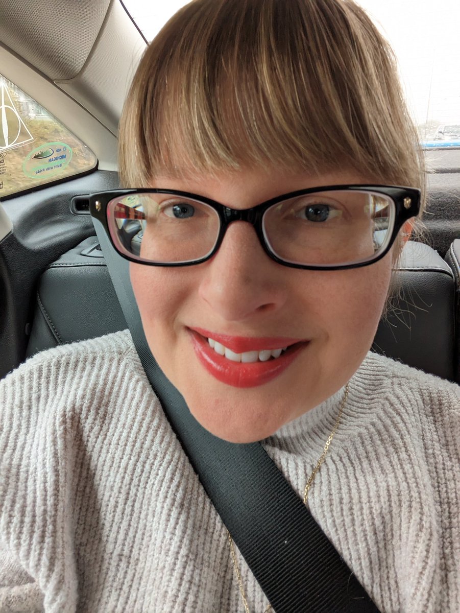 RWeberWrites's tweet image. Daily wisdom:
A good red shade of lipstick can transform your entire mindset on a cloudy day! 😘💄
#WritingCommunity #AuthorsOfTwitter #notmakingitup #thepoweroflipstick #shineyoursparkle