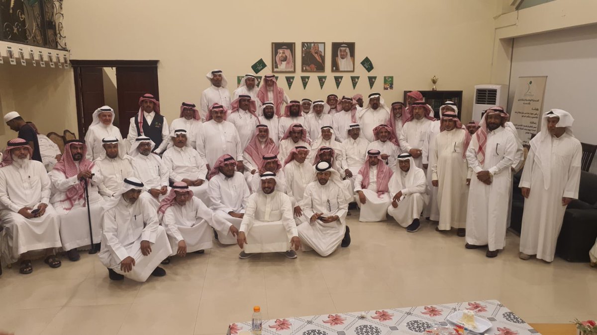 NRAHAS's tweet photo. بمناسبة عيد الفطر السعيد أقام فرع جمعية المتقاعدين بالأحساء هذا المساء احتفالًا بهذه المناسبة السعيدة حضره عدد من المتقاعدين أعضاء الجمعية حيث القي مدير الجمعية م . نامي النامي كلمة رحب فيها بالحضور وشكرهم لدعمهم الدائم برامج الجمعية واستعرض لهم خطة عمل الجمعية للمرحلة المقابلة https://t.co/PSgz0LvgXz