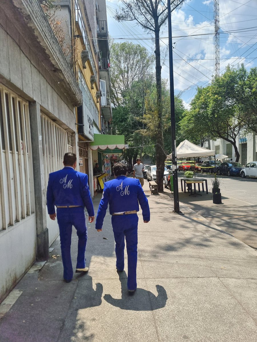 DFAlvarez7's tweet photo. Magic sunday in sta maría la ribera. An incredible neighborhoid. https://t.co/JO6DfIZeIc