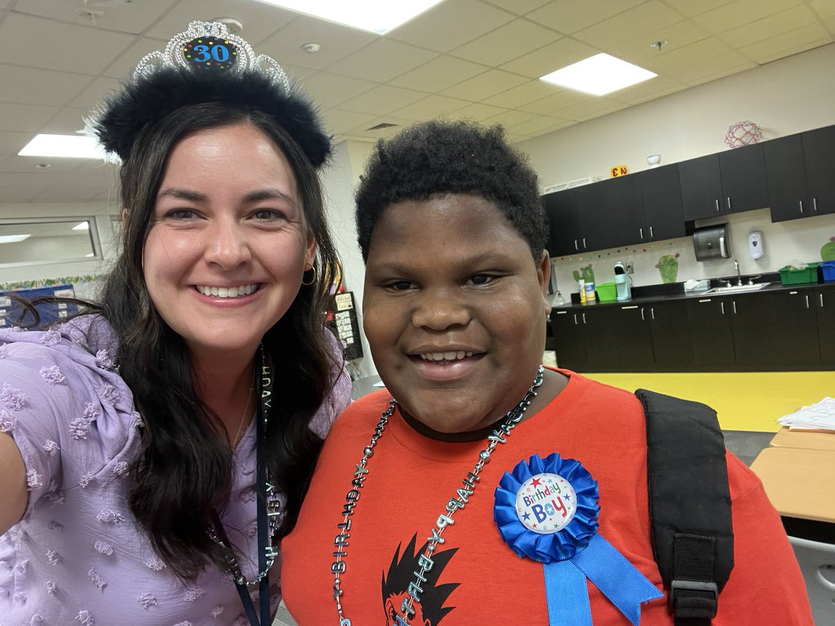 Ms. Hakanson tweet media