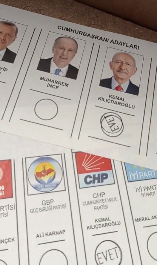 DdMinsevi's tweet photo. Bir oy CHP'ye bir oy #KemalKılıcdaroglu 'na.
Ya Atatürk aydınlığı, ya Orta doğu bataklığı.

Millet İttifakı https://t.co/xUDgSBTy68