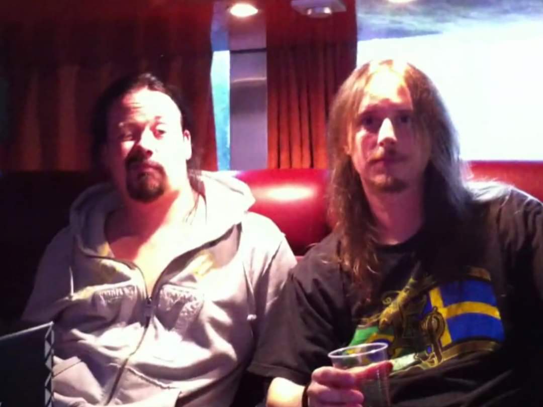 EVERGREYSWEDEN's tweet photo. Look at Rikard's t-shirt!
#facebook #evergrey #evergreyofficial #memoriesonthisdate #2011 #brazil #brasil #summerparty #audiosp #summerbreezebrasil #giglife #tourlife
Tom S Englund Rikard Zander
#decibeltouring @NapalmRecords https://t.co/wZXqlxHVkK