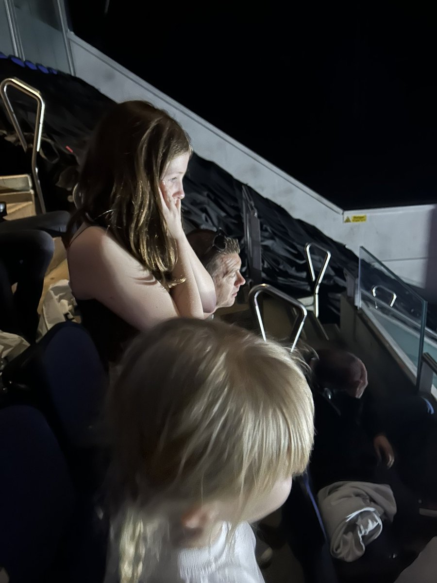 Amanda Mills tweet media