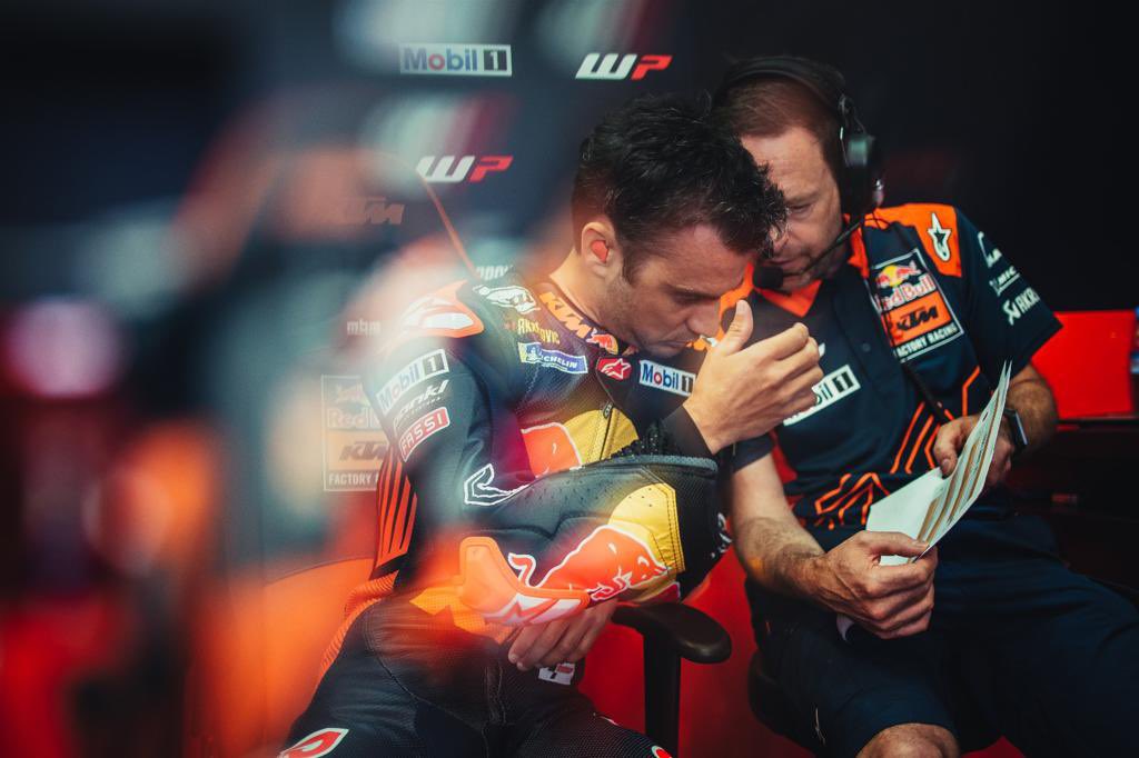 Dani Pedrosa (@26_danipedrosa) on Twitter photo One of the best weekends of my life!
Thanks to everyone for the strong support, love and passion I received in this GP! Unforgettable!
Big congratulations to my team @ktmfactoryracing for the amazing results! @bradbinder and <a href="/jackmilleraus/">Jack Miller</a> One of the best weekends of my life!
Thanks to everyone for the strong support, love and passion I received in this GP! Unforgettable!
Big congratulations to my team @ktmfactoryracing for the amazing results! @bradbinder and <a href="/jackmilleraus/">Jack Miller</a>