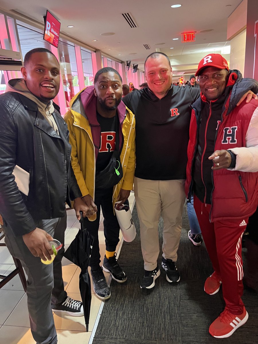 TheReal_Linden's tweet photo. @CoachVallone / assistant coach- #hardworkingbrother #alwayslookingout -#myguy @RUscarletnation @RutgersFBfans @RFootball @MrRussB @rocco_rainone1 @jcostafootball_ F.T.C 🪓🪓🪓🪓🪓🪓🪓🪓🪓🪓🪓🪓🪓🪓🪓👊🏾 https://t.co/uPzvjtSyWi