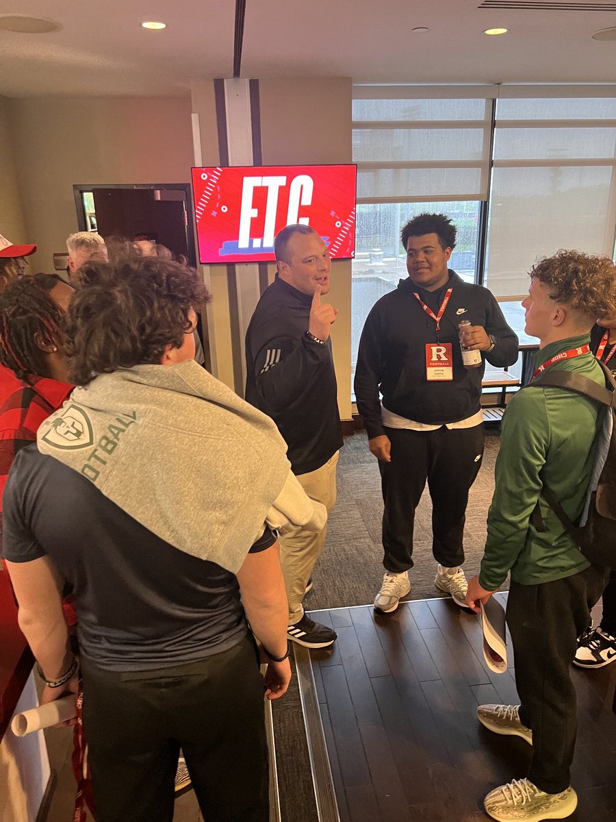 TheReal_Linden's tweet photo. @CoachVallone / assistant coach- #hardworkingbrother #alwayslookingout -#myguy @RUscarletnation @RutgersFBfans @RFootball @MrRussB @rocco_rainone1 @jcostafootball_ F.T.C 🪓🪓🪓🪓🪓🪓🪓🪓🪓🪓🪓🪓🪓🪓🪓👊🏾 https://t.co/uPzvjtSyWi