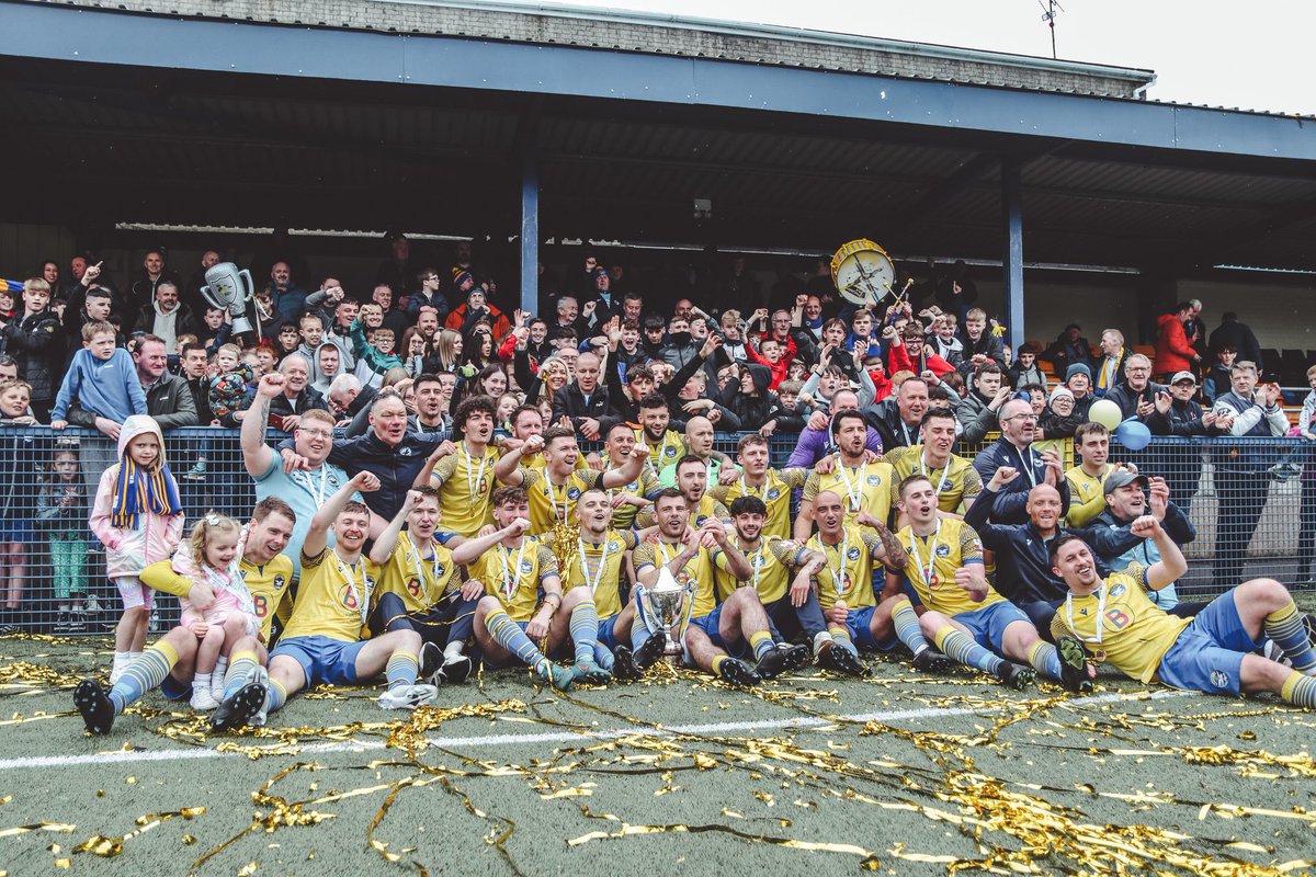 ryanafc10's tweet photo. Another year⚽️
More trophies🏆🏆
Seasiders🟡🔵 https://t.co/L56bmOBIn7