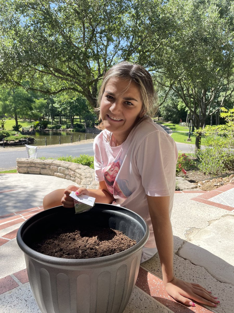 jen_cabello's tweet photo. Planting her seeds from Make A Wish.#wishboostTXLA https://t.co/ShXC626NVa