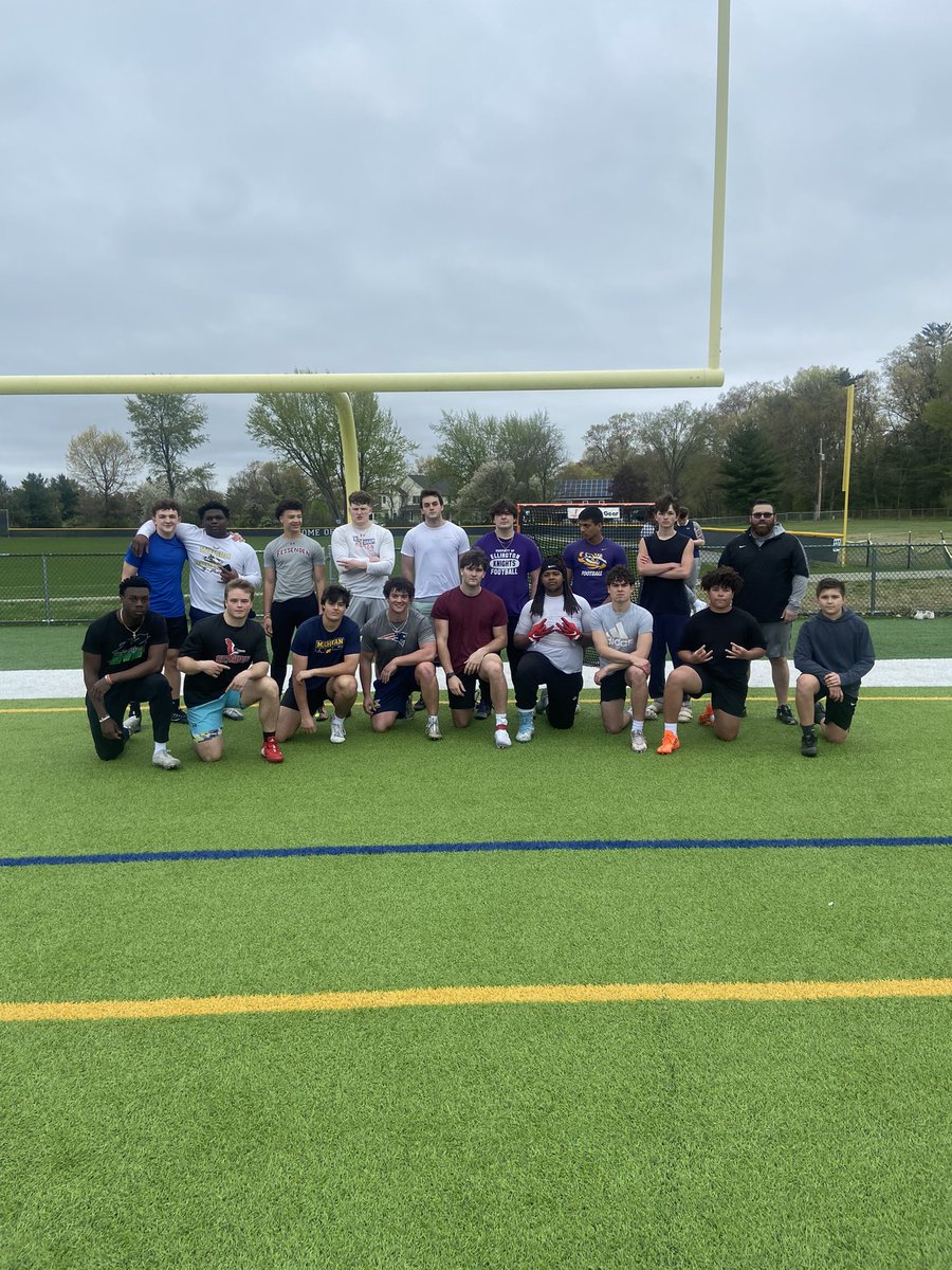 Great morning with the guys!

Club Chaos Defensive Line &amp; Edge Rushers