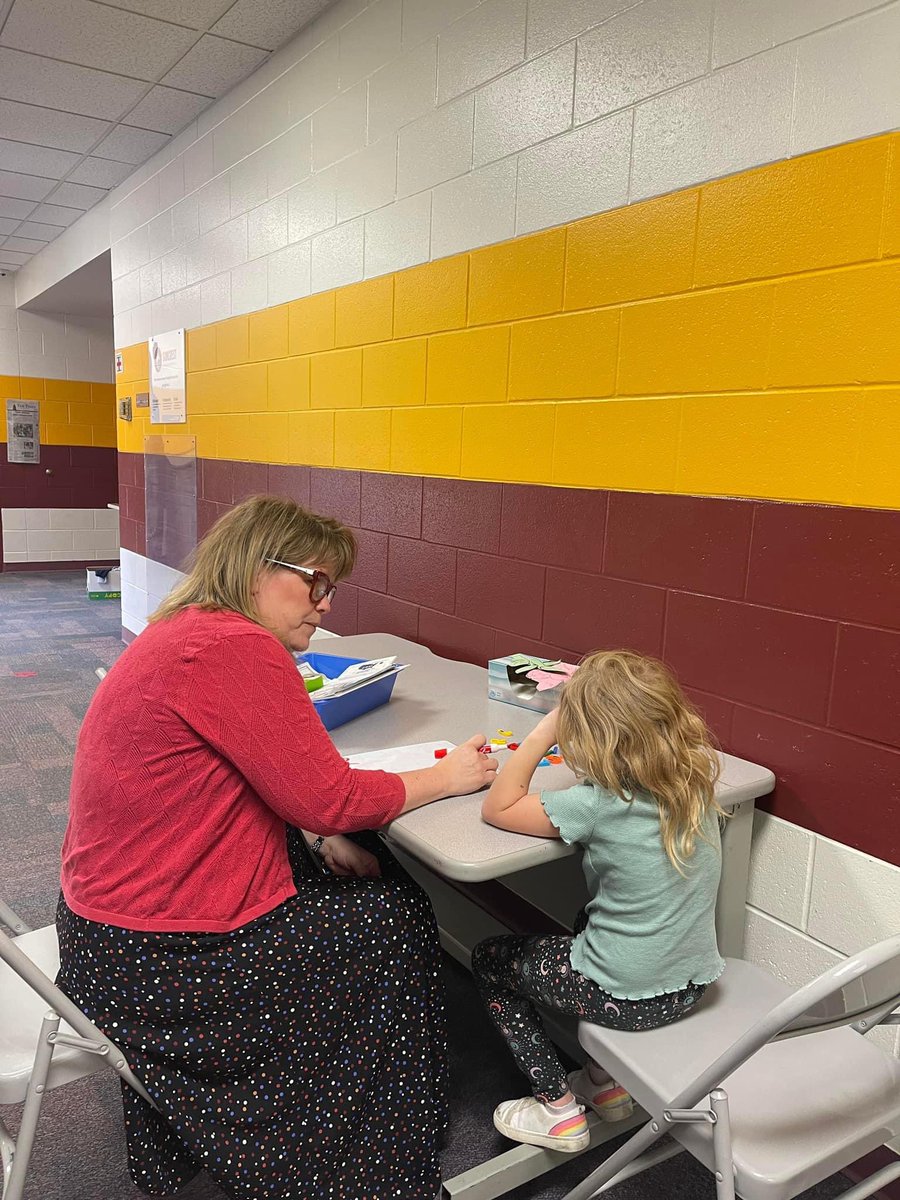 Even our administrators can be seen working in the hallway with students! We enjoy being out in the classrooms and working with students whenever we can! We love watching our Eagles grow! 📚 #hotdogexcellence <a href="/csfhotdogs/">Community Schools of Frankfort</a>