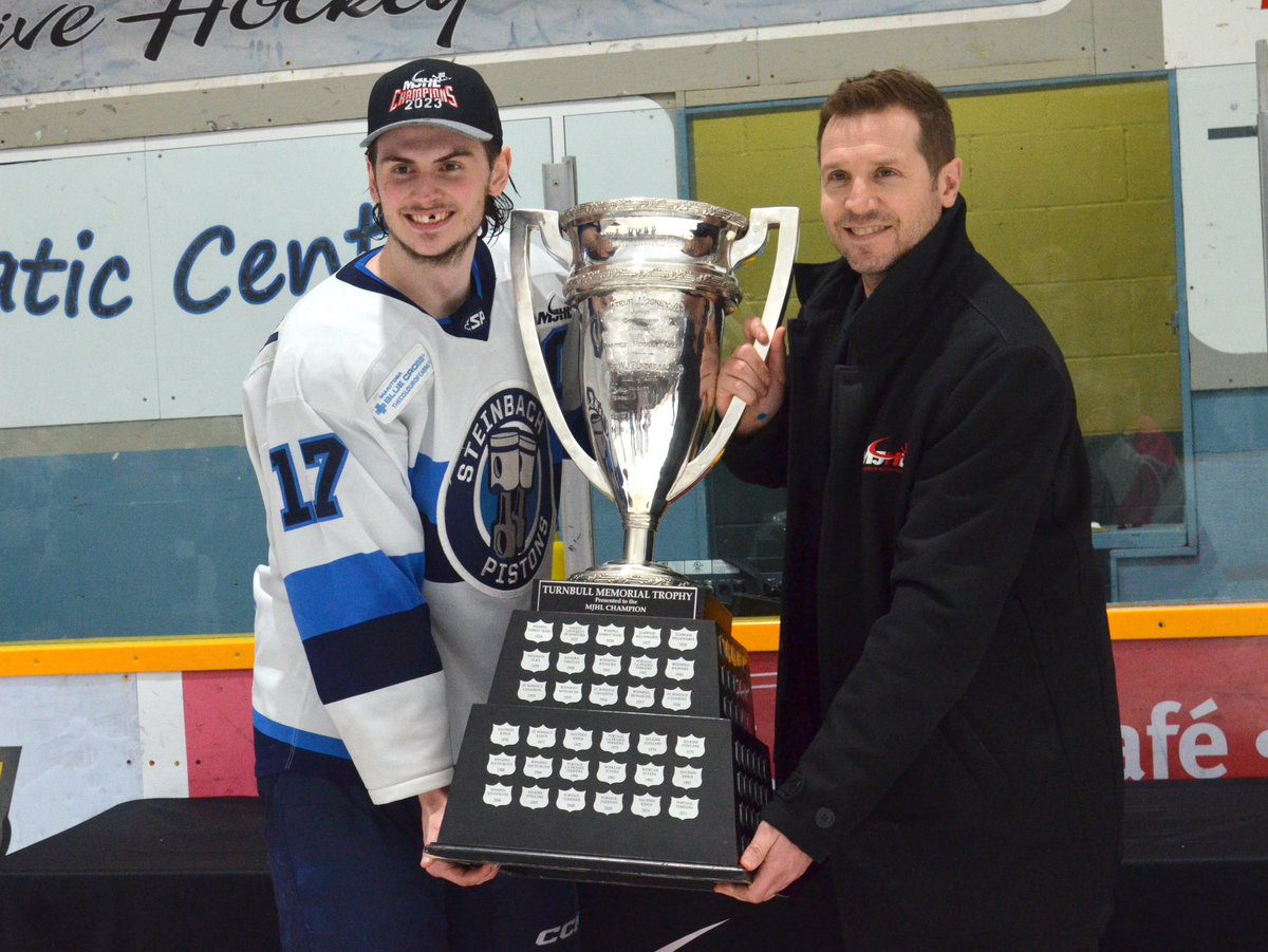 MJHLPistons's tweet photo. The Pistons hoist the Turnbull Cup with a 3-0 game 5 win over the Oil Caps! (Photo Creds: Adi Loewen)

Click the link to read more: https://t.co/Ya2uvhh8IG

#WeAreOne https://t.co/qDBvm5PRn1