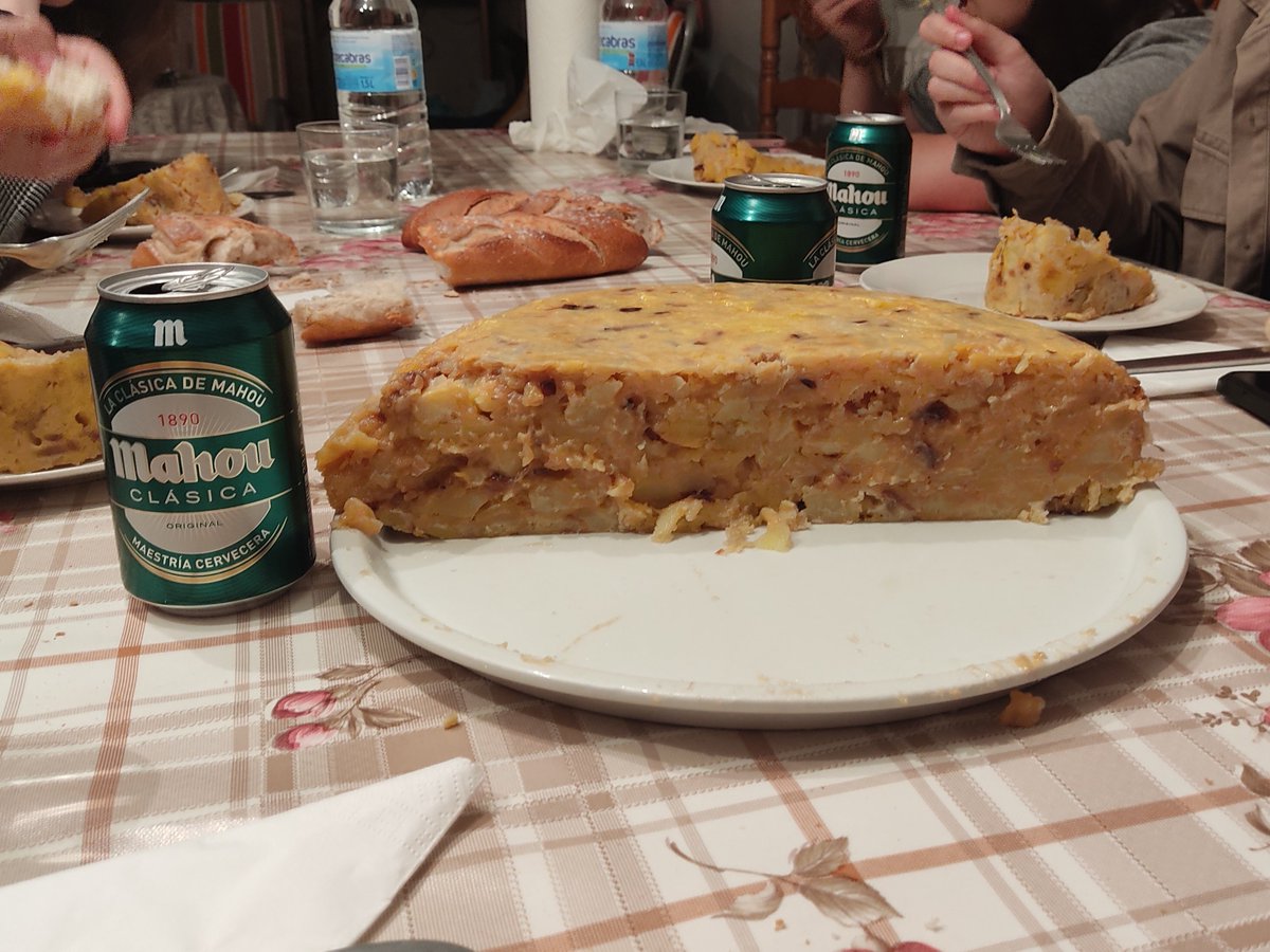 ffunness's tweet image. TENEMOS NUEVO RÉCORD: 5 KG DE TORTILLA

Muchas gracias a mis ayudantes ☺️