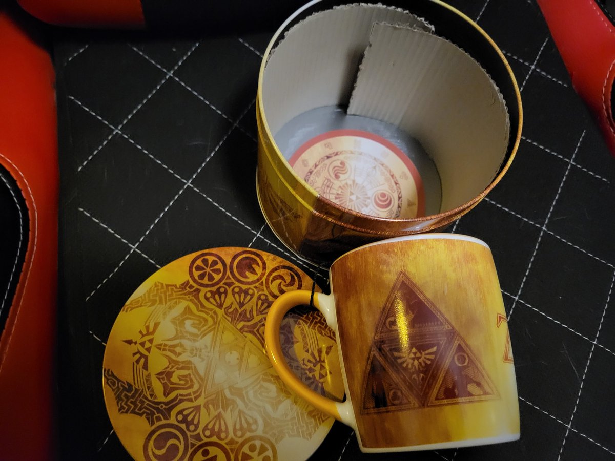 Spackenbaer's tweet photo. Spacki Monats Gewinnspiel Mai

Passend bald zu #ZeldaTotK , 
zu gewinnen dieses Mal eine Dose + Tasse &amp; Untersetzer im Zelda Design.

Reagiert mit #Zelda und ihr seit dabei.

Teilnahme bis 15.5.
1 Gewinner/in

Kein Follow nötig,  RT gerne gesehen 😃

Viel Erfolg euch allen 😃🥰 https://t.co/o6HE1JDcX4